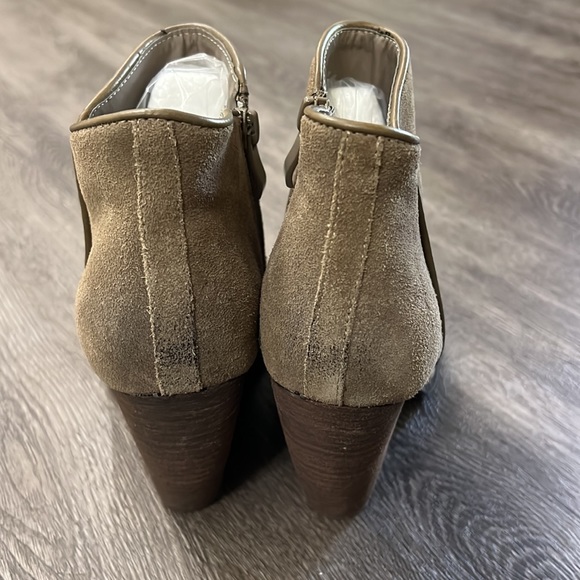 Very Volatile tan booties size 7 - Picture 4 of 6